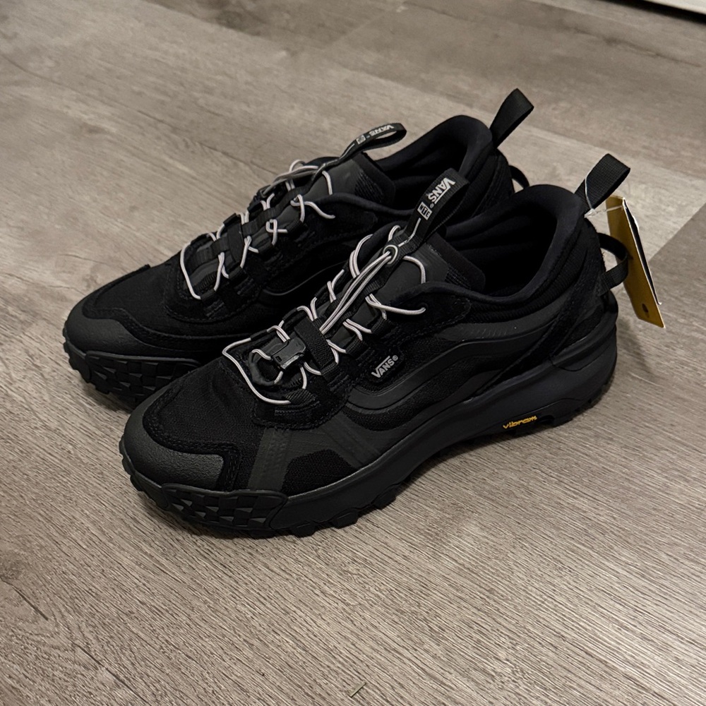 Vans Men's Black and Gray MTE XS Trek Evo BNWT Size 9